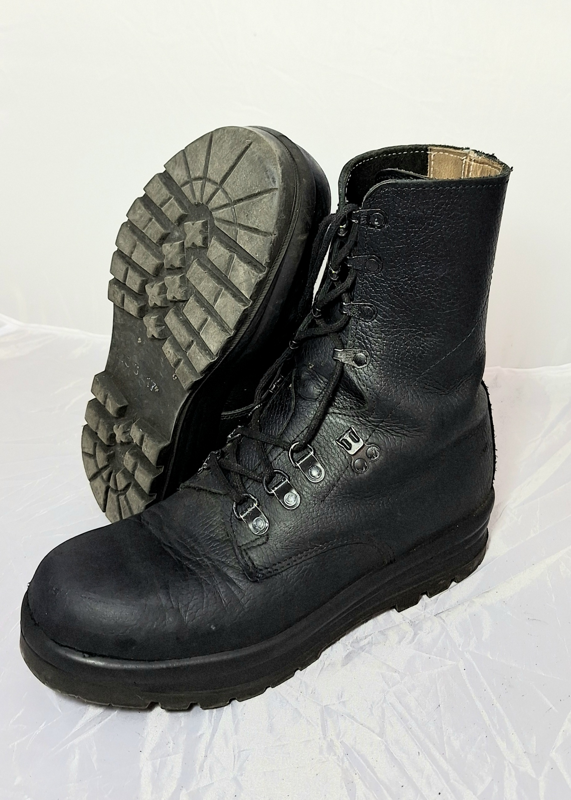 ~10 Kampfstiefel Schweizer Armee MINERVA Gr. 42 Stiefel Herren Leder